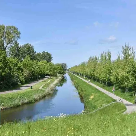 In Close To Schiphol *